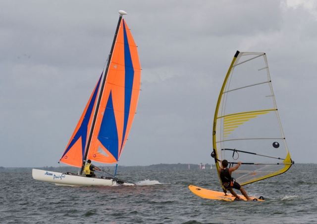  Descubre el windsurf con un instructor 